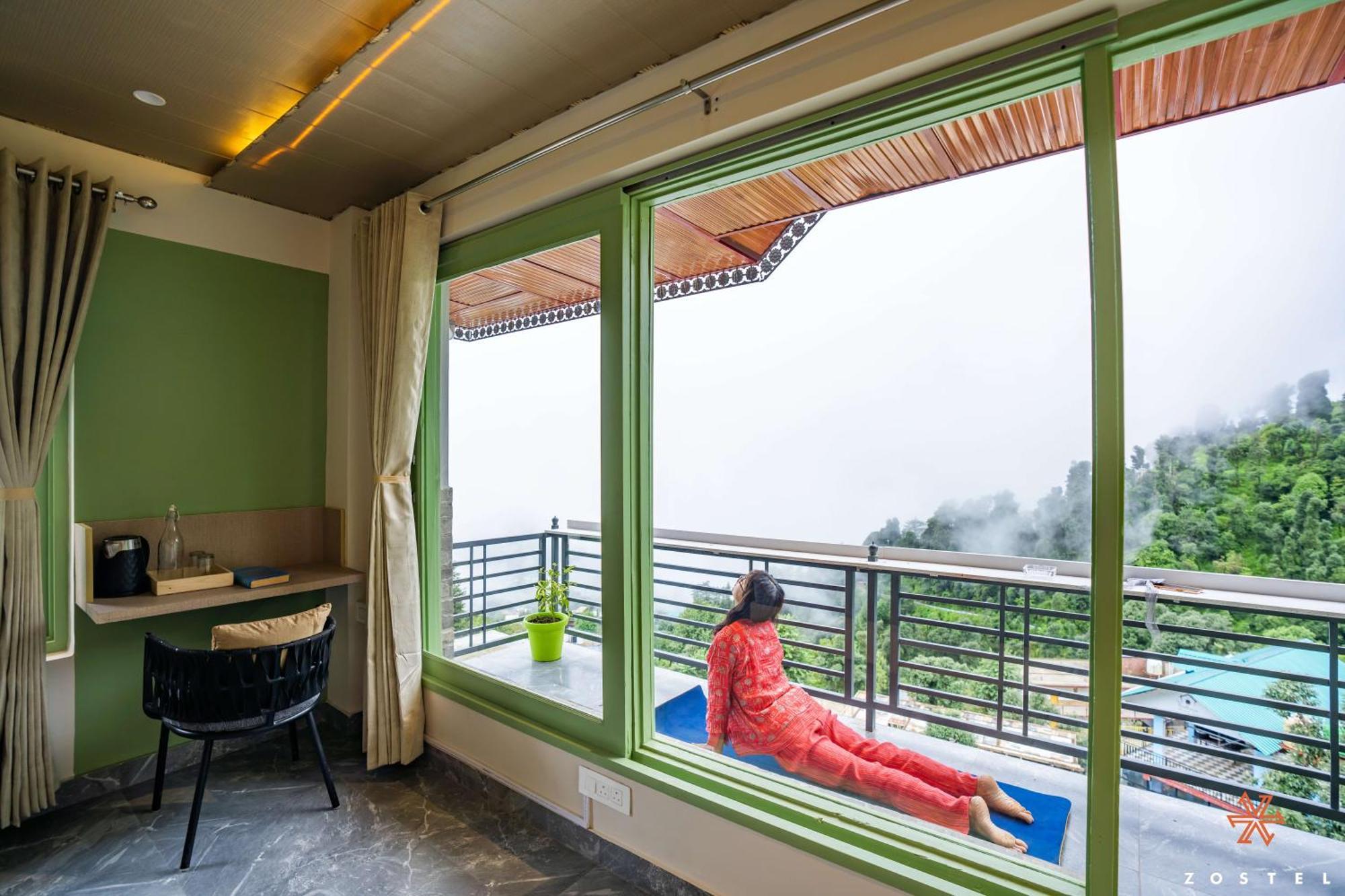 Zostel Dharamkot Vandrarhem McLeod Ganj Exteriör bild