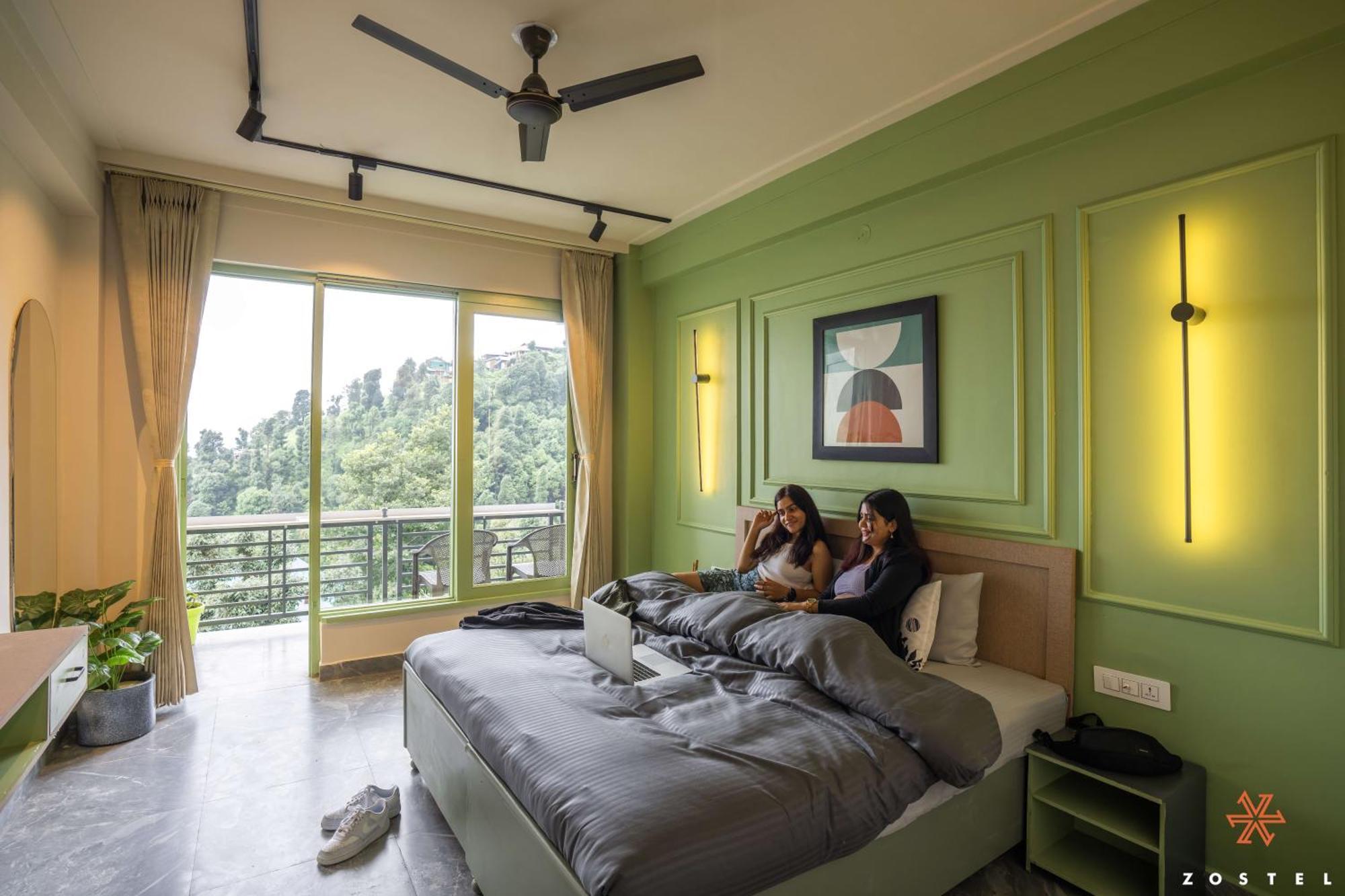 Zostel Dharamkot Vandrarhem McLeod Ganj Exteriör bild